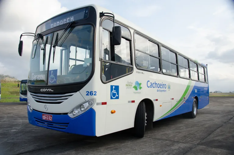 Manifestação de três horas de motoristas deixa usuários sem ônibus em Cachoeiro