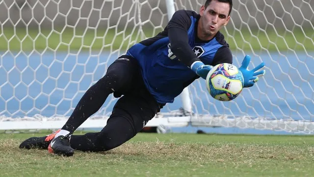 Gatito diz que Botafogo 'sabe jogar Libertadores' e pede inteligência no Equador