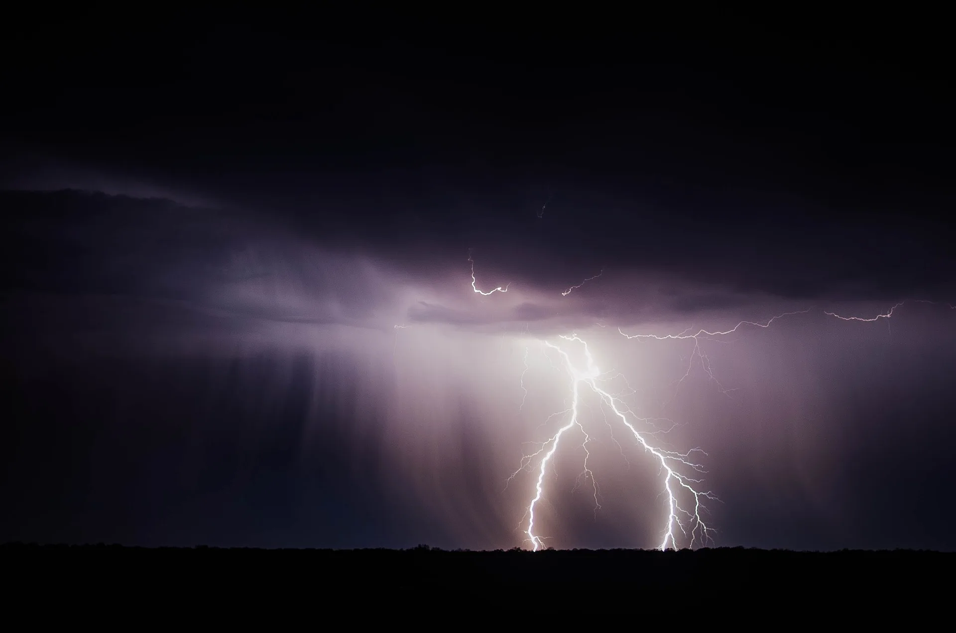 Climatempo alerta: semana terá chuva forte no Espírito Santo