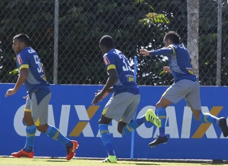 Com times mistos, Cruzeiro e Botafogo decidem vaga nas quartas da Copa do Brasil