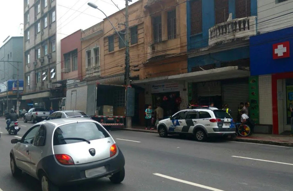 Comércio no Centro de Vitória é alvo de operação da Receita Federal