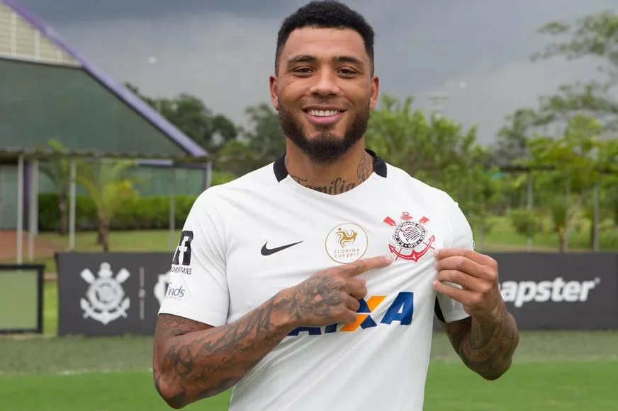 Corinthians adia pagamento da dívida pelo atacante Kazim para semana que vem