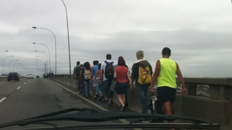 Pista é liberada após quase 2 horas de caos no trânsito na Terceira Ponte