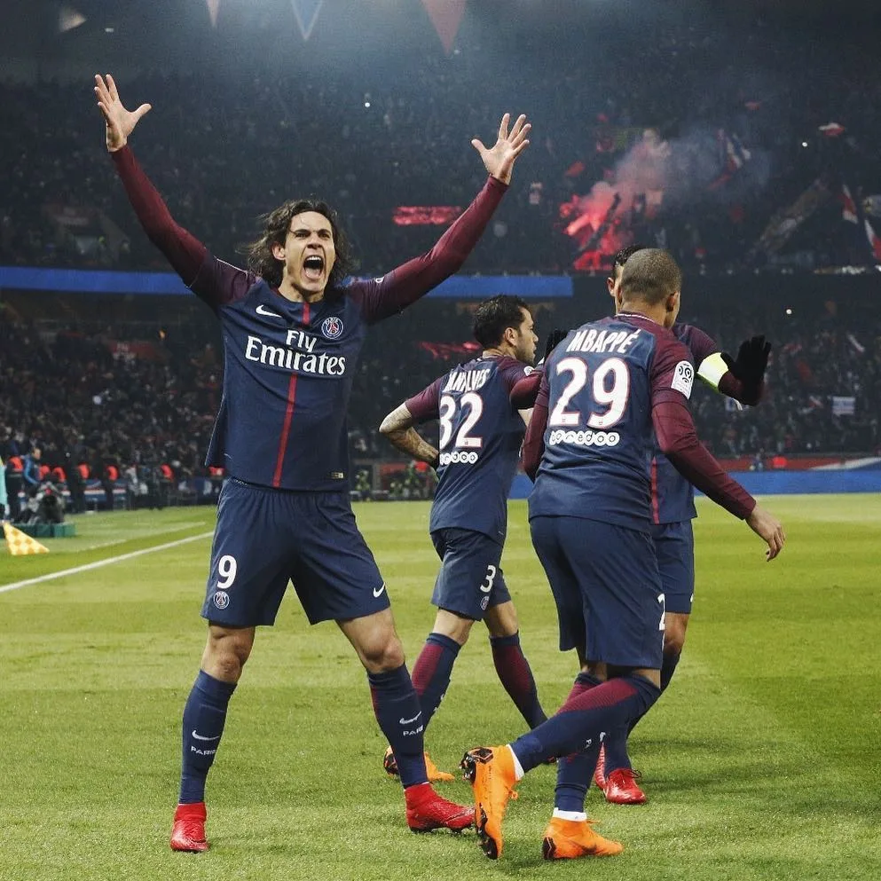 Com dois de Cavani, PSG vence Monaco e leva título da Copa da Liga Francesa