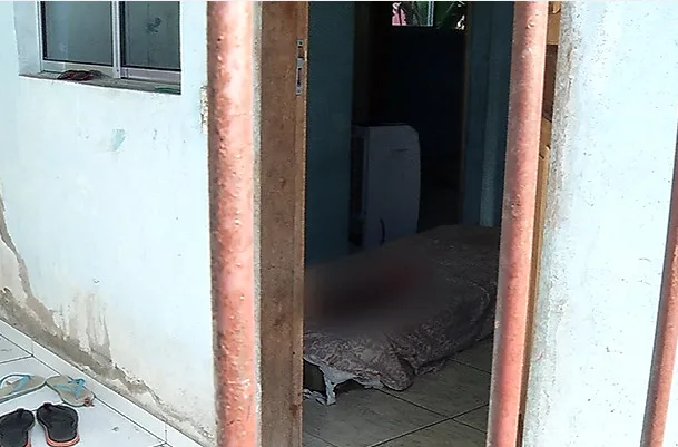 Jovem é morto com três tiros na cabeça dentro de casa em Cariacica