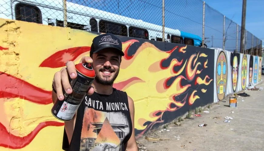 Artista transforma muro do Terminal de Campo Grande em galeria da cultura