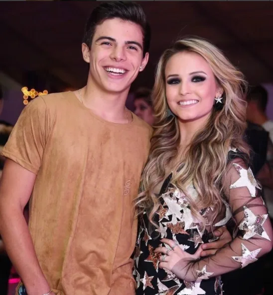 Larissa Manoela revela apelido íntimo de Thomaz Costa