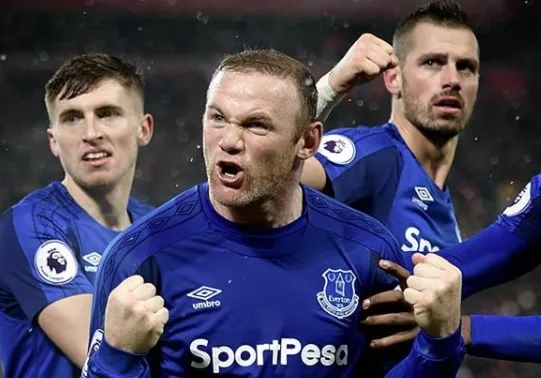 Com pênalti duvidoso, Everton empata com o Liverpool no Inglês