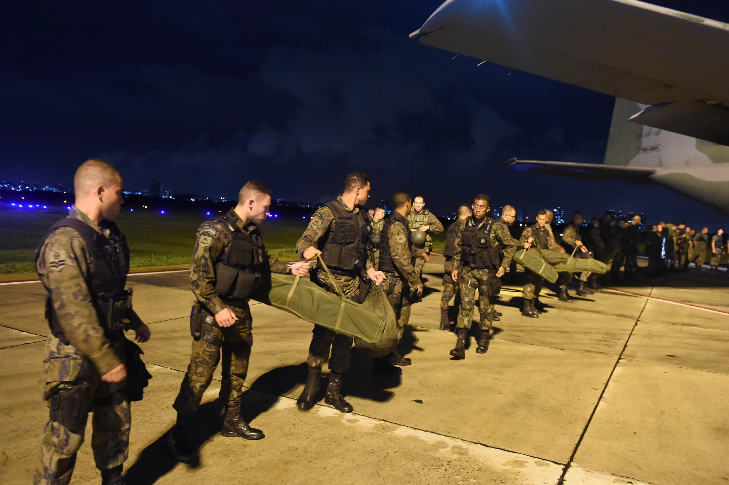 200 homens da Força Aérea Brasileira chegam para reforçar o policiamento no Espírito Santo