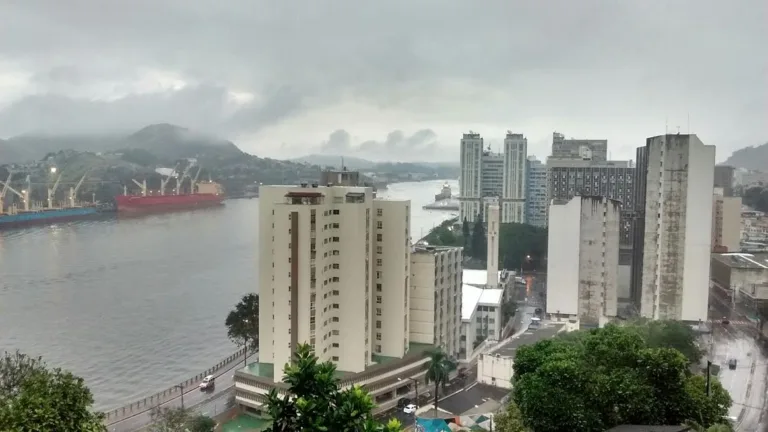 Finalmente ela chegou e para ficar: chuva vai permanecer até o fim de semana em todo o Estado