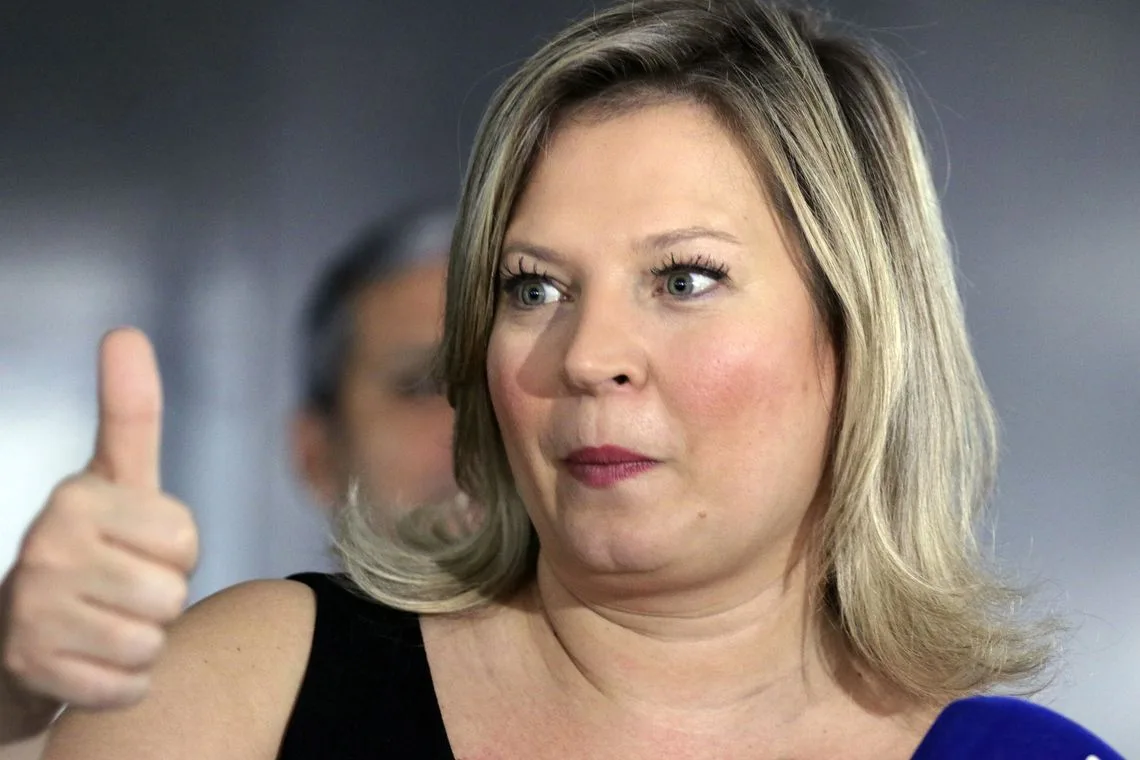 A líder do governo no Congresso, deputada Joice Hasselmann, fala à imprensa no Palácio do Planalto.