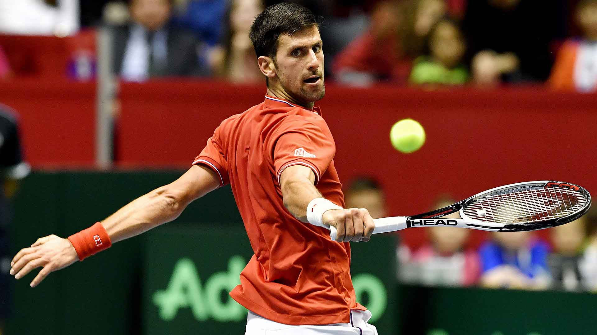 Djokovic vence britânico em estreia tranquila no Masters de Roma