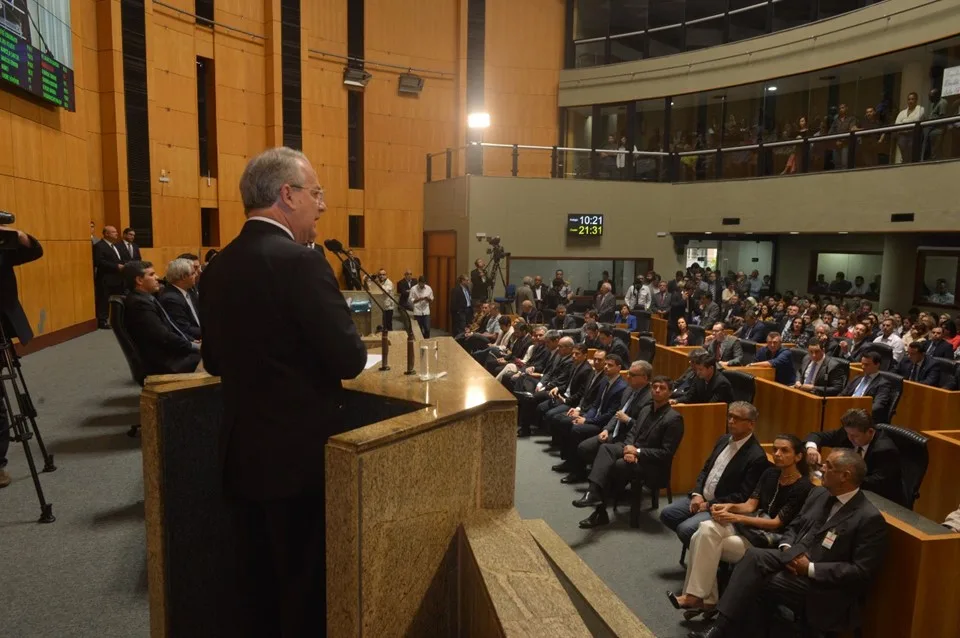 Com licença de Hartung, César Colnago realiza prestação de contas do governo