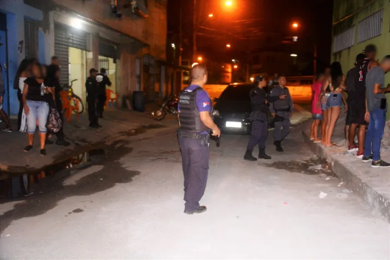 Polícia acaba com quatro festas clandestinas na Grande Vitória durante o final de semana
