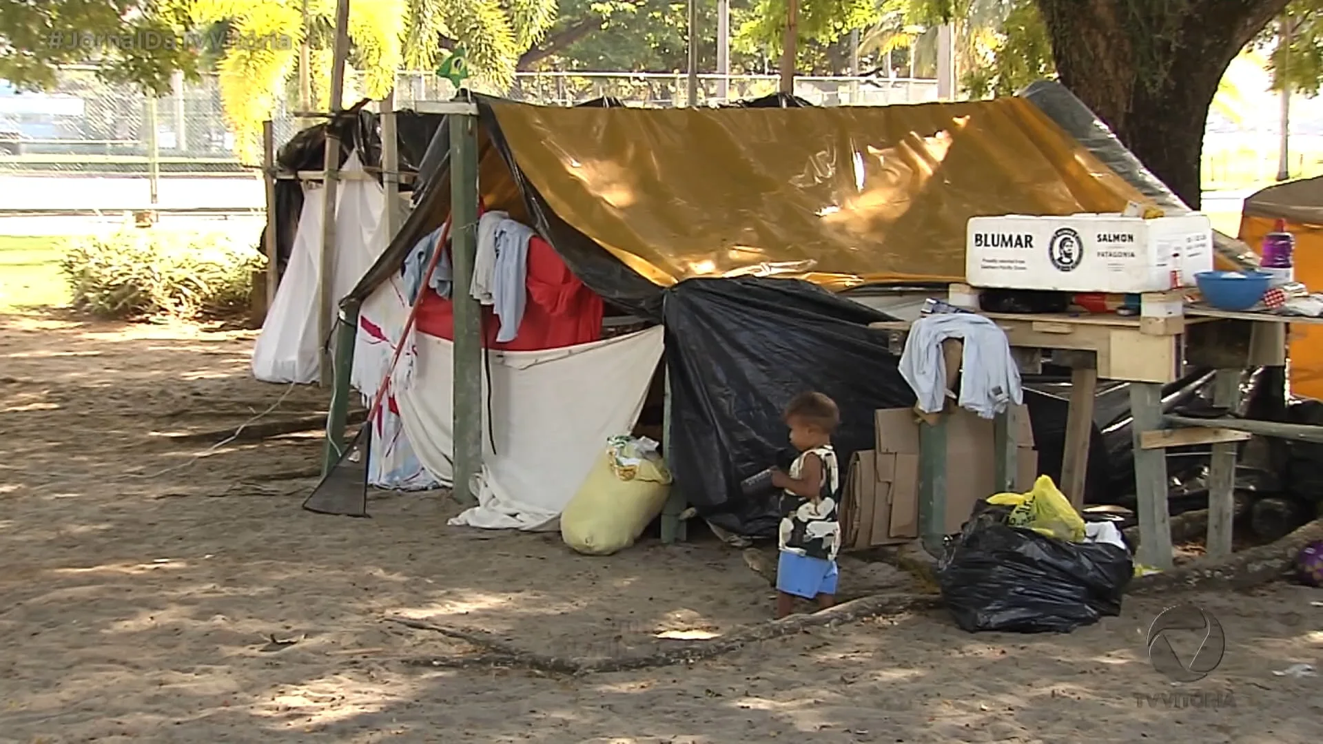 Refugiados venezuelanos aceitam ir para um novo abrigo em Vitória