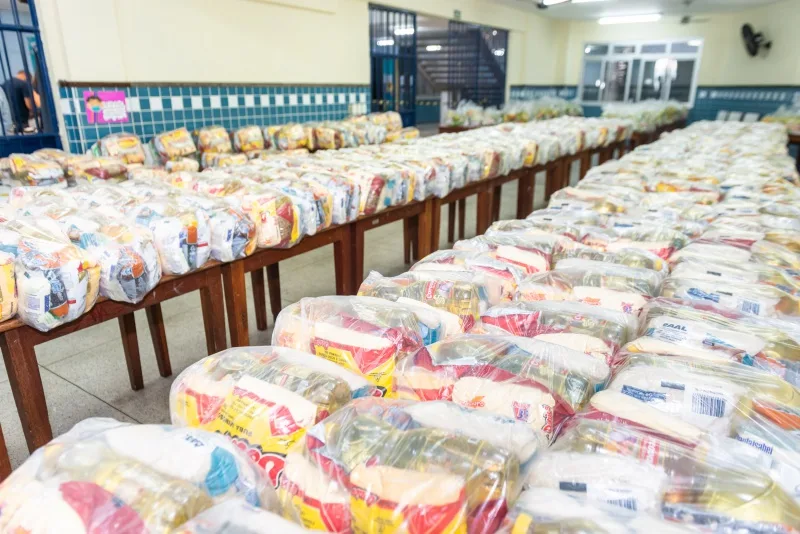 Distribuição do Kit Alimentação Escolar na EMEF Moacyr Avidos