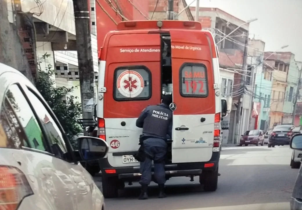 Motociclista atropela pedestre em Vila Velha; documento do veículo estava vencido