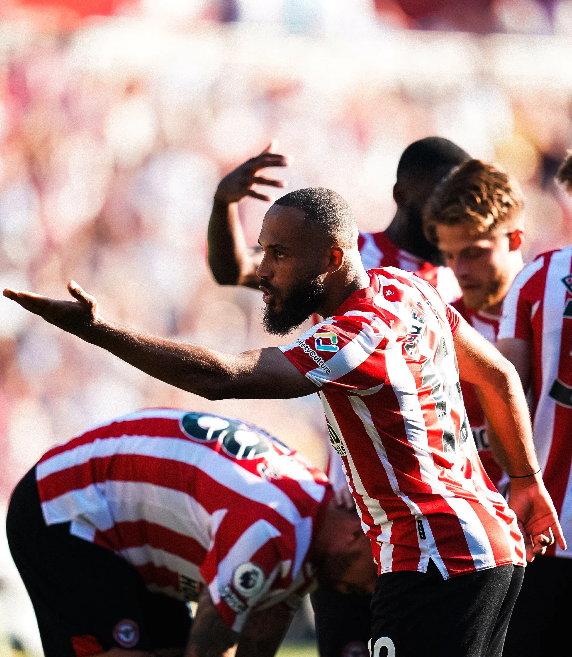 Manchester United leva goleada do Brentford e passa vexame no Inglês