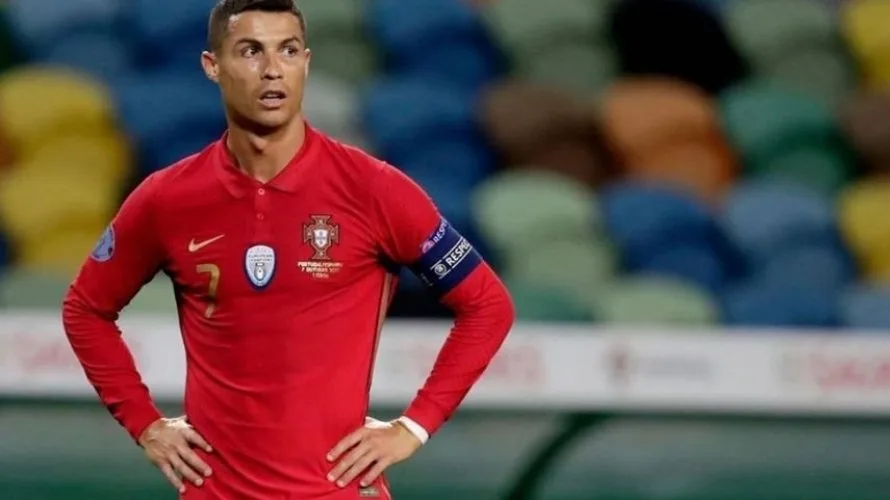 Árbitro pede desculpas por não validar gol de Cristiano Ronaldo nas Eliminatórias