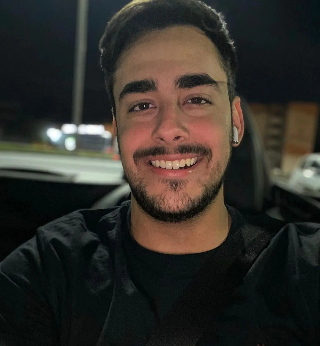 Matheus Lopes: ex-barman vira influencer de vendas na internet