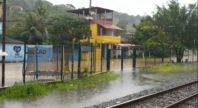 Sudeste do país continua em alerta de chuvas: veja até quando vai chover no ES