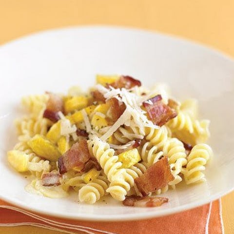 Receita de fusilli ao requeijão com banana e bacon