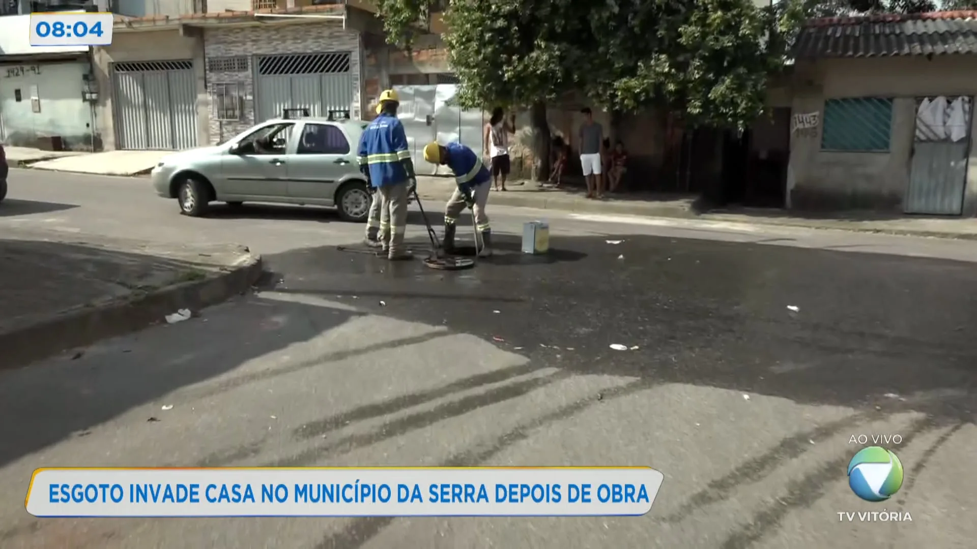 Esgoto invade casa no município da Serra depois de obra