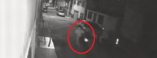 Mulher tem moto furtada e suspeitos tentam aplicar golpe pedindo dinheiro para recuperar veículo