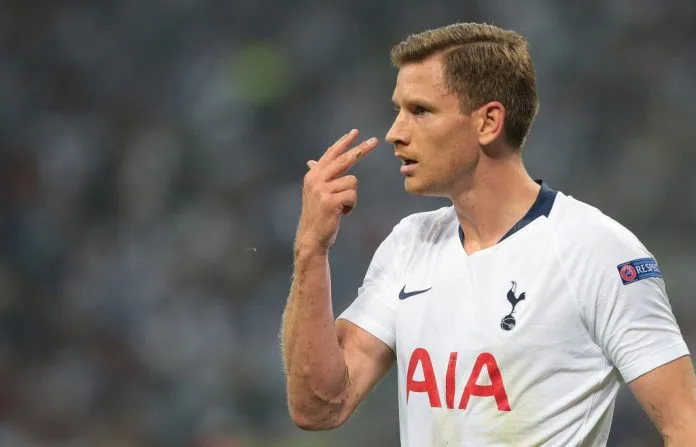 Tottenham anuncia renovação do contrato de Vertonghen até 2020