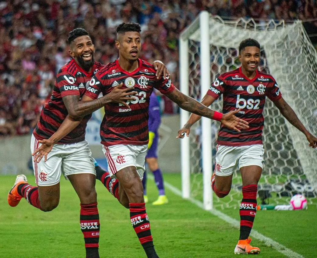 Jogadores do Flamengo exaltam classificação: 'Caminhando para fazer história'