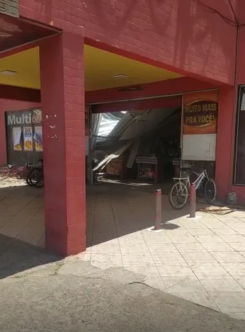 Teto de supermercado desaba em Vila Velha e área é interditada