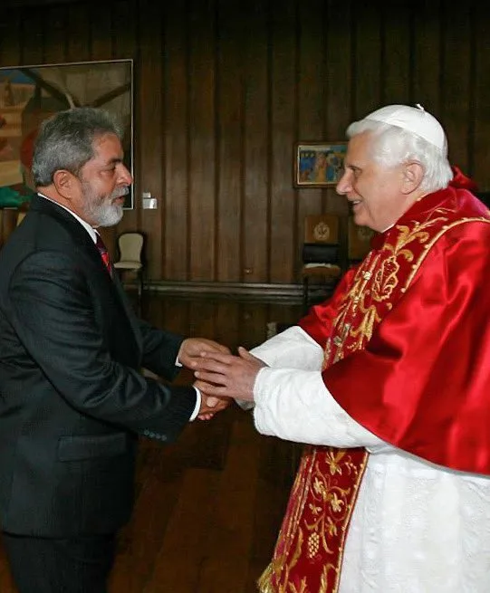 Lula lamenta morte de Bento XVI: "Desejo conforto aos fiéis e admiradores"