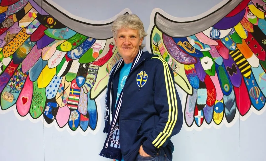 Pia Sundhage, técnica da seleção feminina, recebe 1ª dose da vacina contra covid