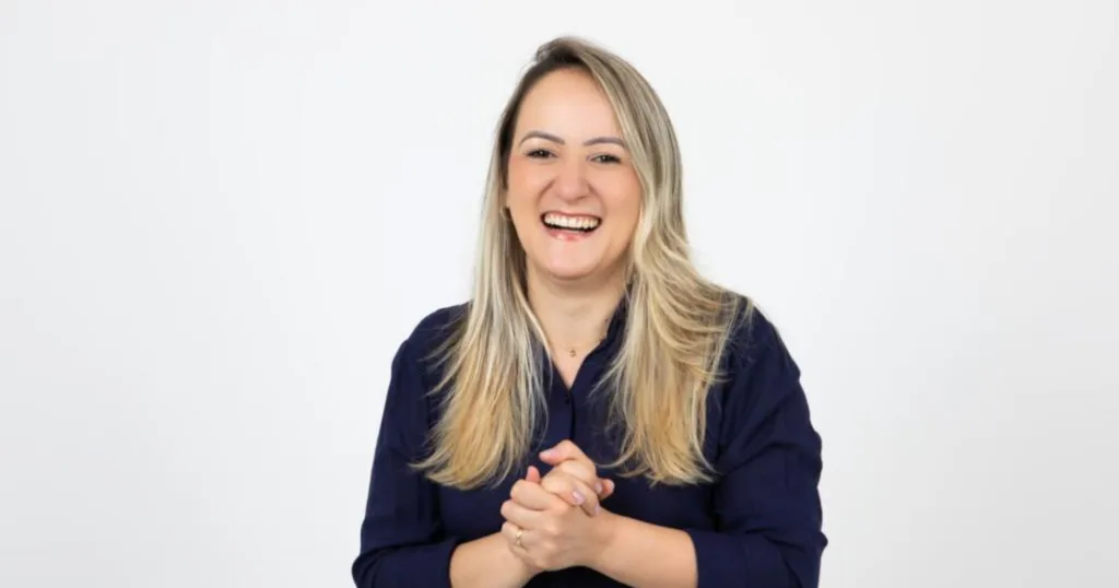 Ex-vendedora, Pri Prieto vira rainha dos móveis e faz sucesso nas redes Ex-vendedora, Pri Prieto vira rainha dos móveis e faz sucesso nas redes