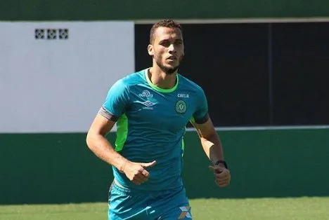 Neto tem alta e é o 5º sobrevivente do voo da Chapecoense a deixar hospital