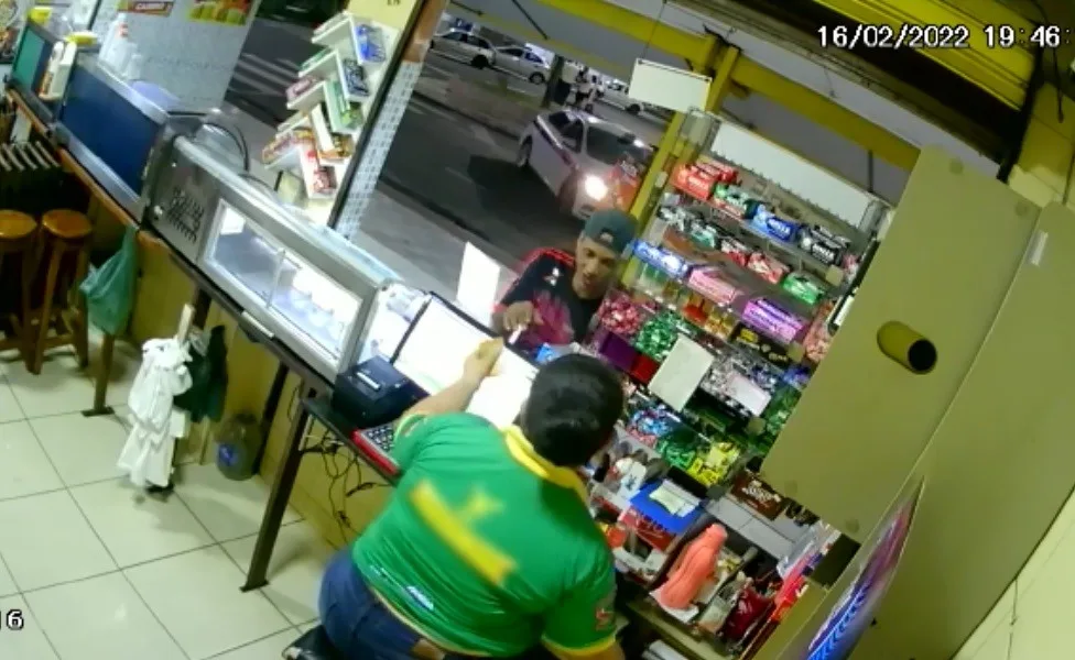 VÍDEO | Preso suspeito de cometer pelo menos três assaltos a comércio em Guarapari