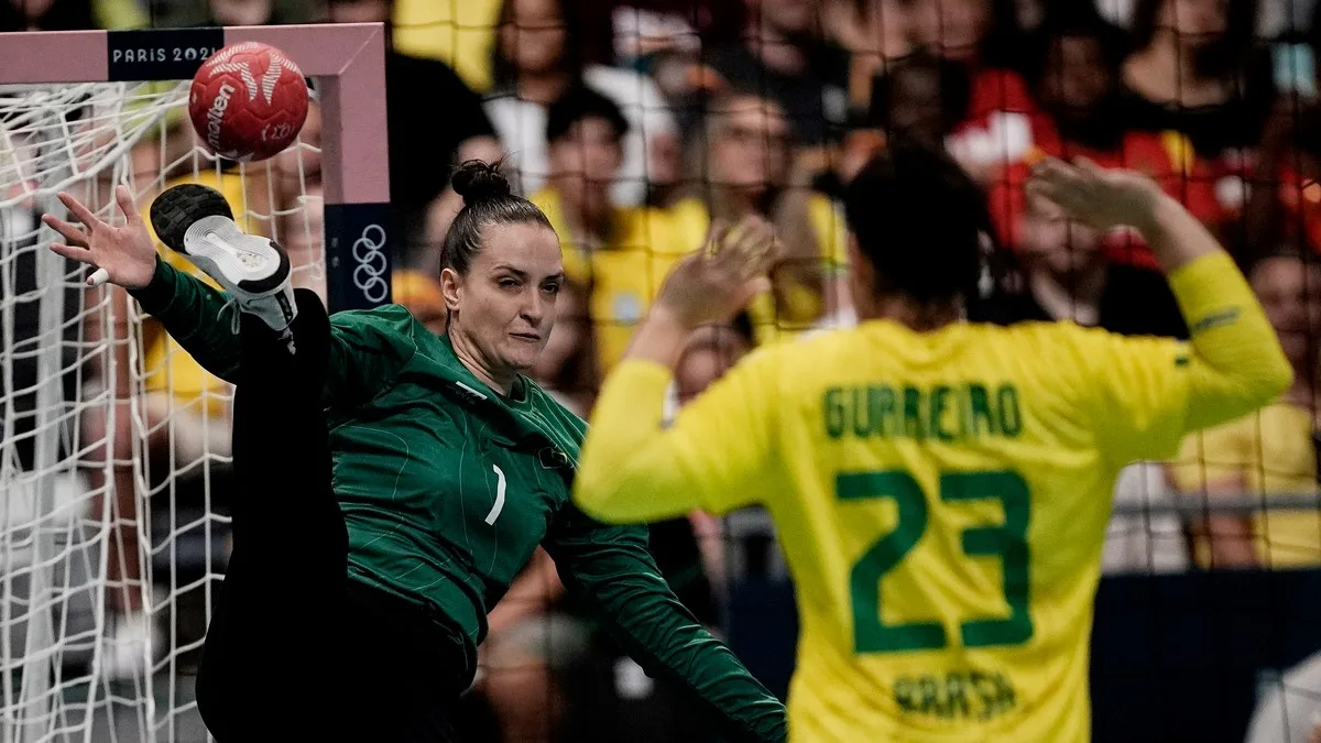 2024.07.25 – Jogos Olímpicos Paris 2024 – Handebol Feminino – Brasil estreia com vitória contra a Espanha com o placar de 29 a 18. Em destaque a atleta Gabi Moreschi. – Foto: Alexandre Loureiro/COB