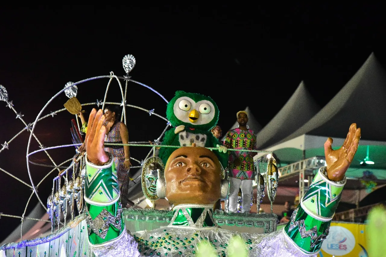 Carnaval de Vitória 2022: personagem Cora vai desfilar na Jucutuquara