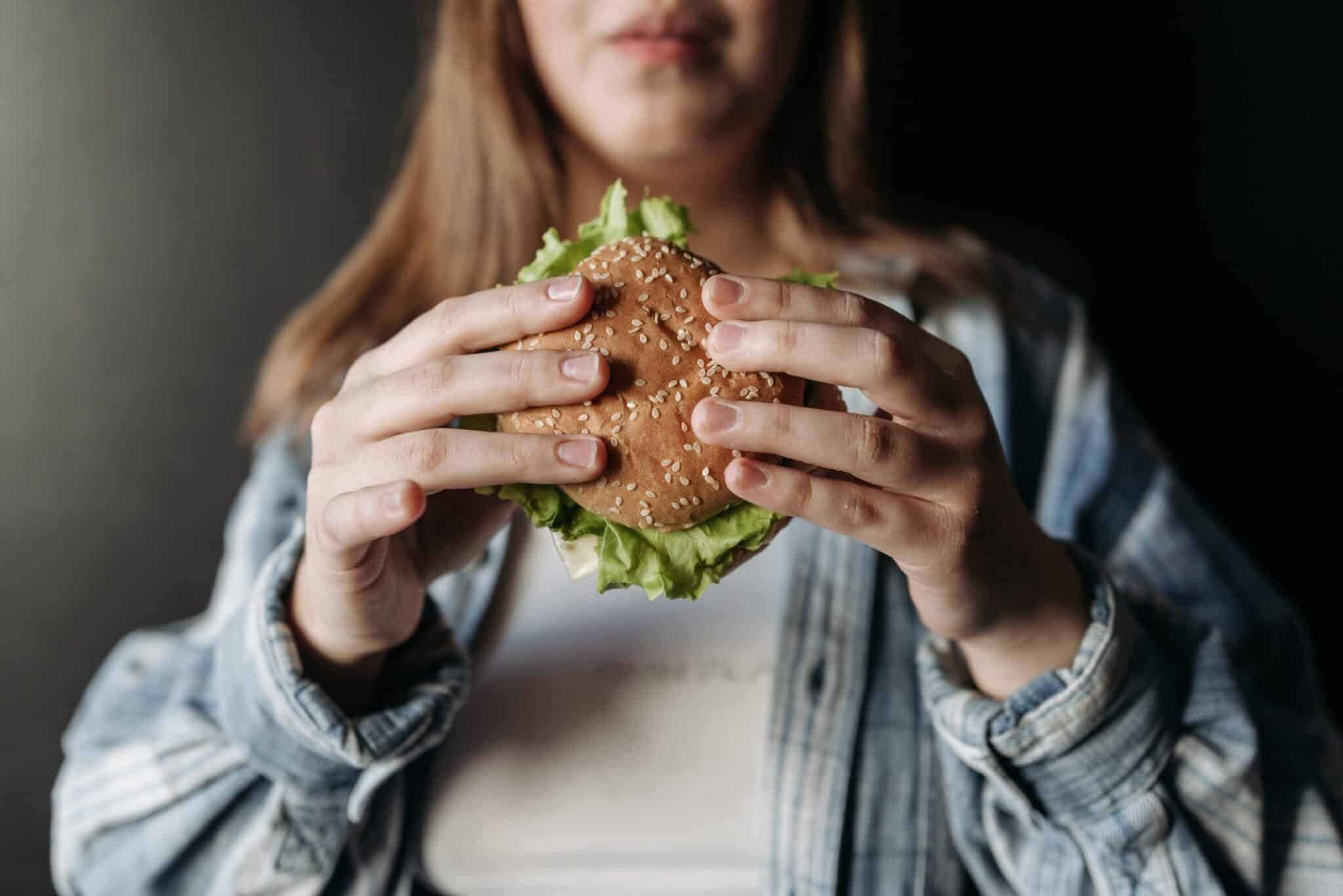 CORPO ESTRANHO EM ALIMENTO INDEPENDE DE INGESTÃO PARA GERAR DANO MORAL