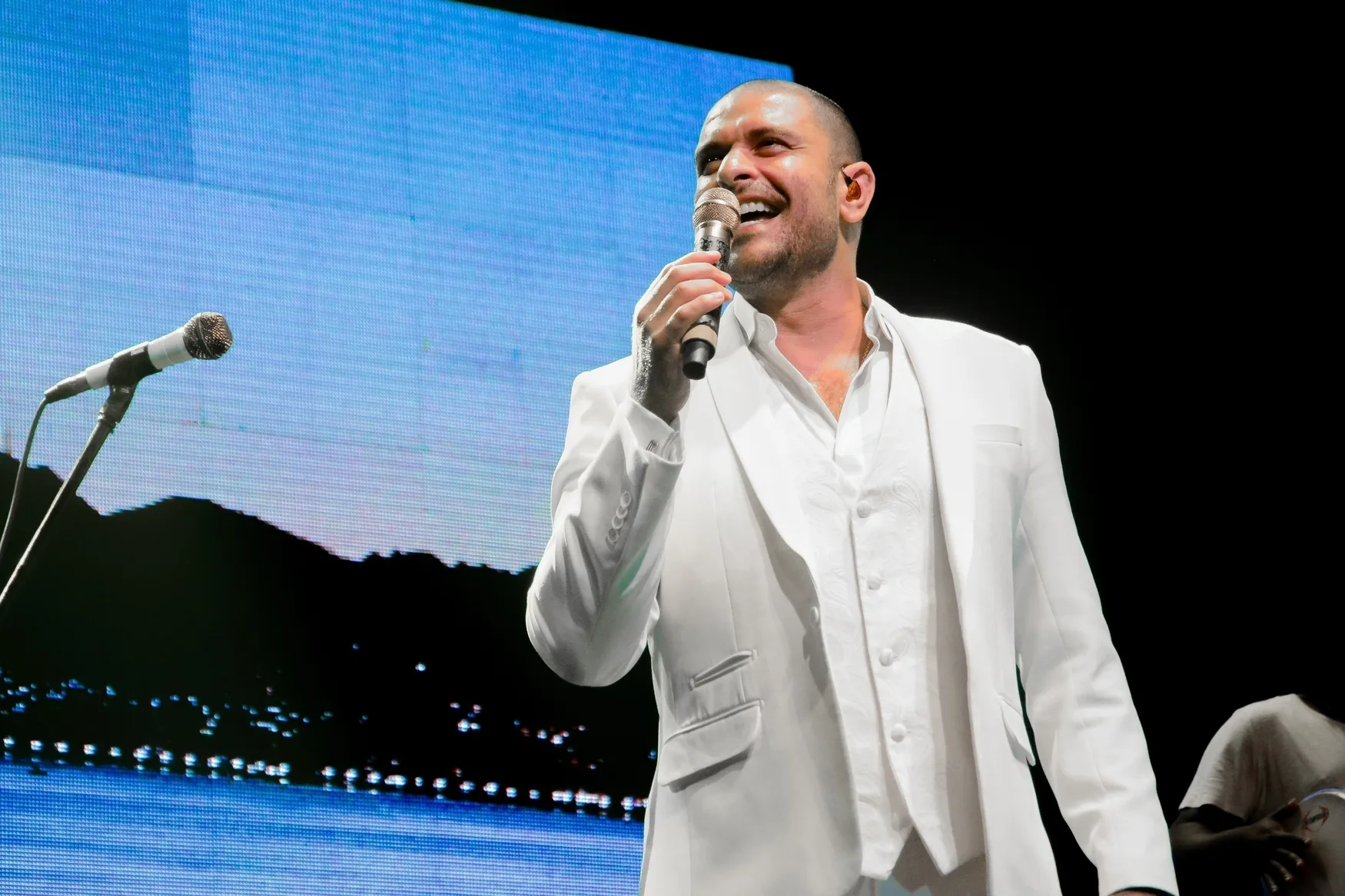 AGN_2278108 – Rio de Janeiro, BRASIL – *EXCLUSIVO* – (Exclusivo) Paolla Oliveira, Bebe e dança muito em Show do Namorado Diogo Nogueira no Espaço Hall na Barra da Tijuca. Pictured: Paolla Oliveira AgNews 4 DEZEMBRO 2021 BYLINE MUST READ: Webert Belecio / AgNews Xico Silva telefone: (21) 98240-2501 email: agnews.fotografia@gmail.com