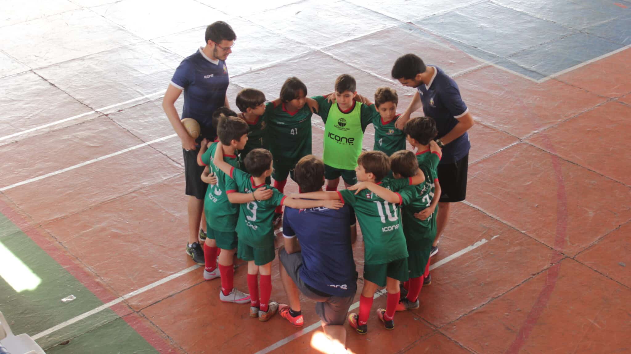 8º Campeonato Metropolitano de Escolas de Futsal estreia com média de 5,8 gols por partida