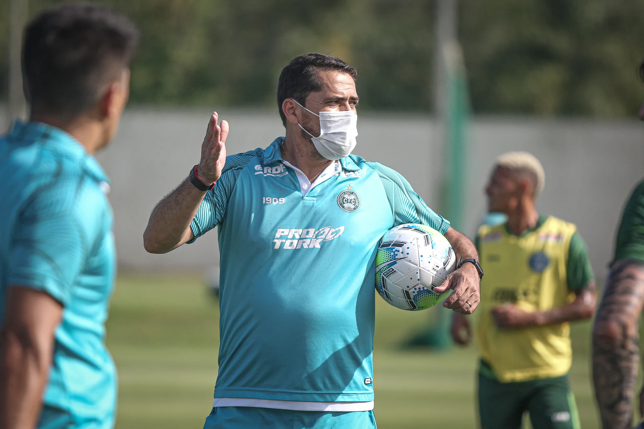 Na estreia de Gustavo Morínigo, Coritiba faz duelo contra rebaixamento e enfrenta o Vasco