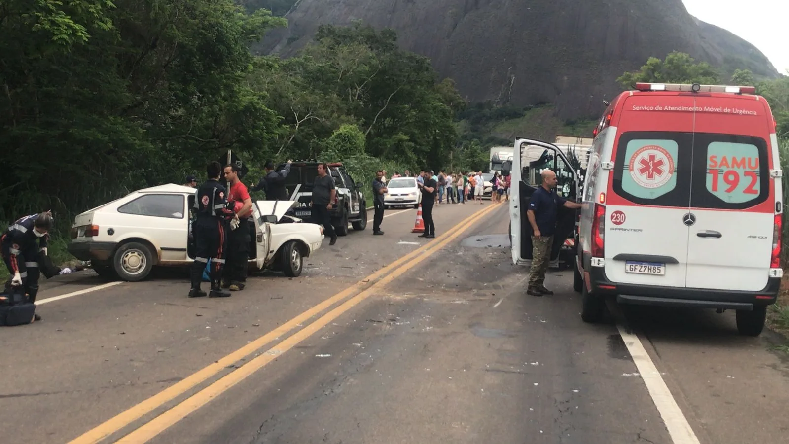 Criança e idoso morrem em acidente na Rodovia do Café