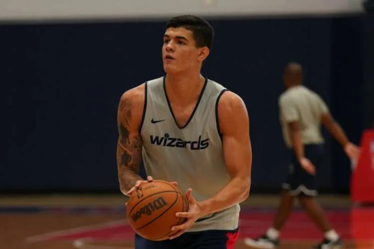 Antes do Draft da NBA, brasileiro Gui Santos realiza treino no Washington Wizards