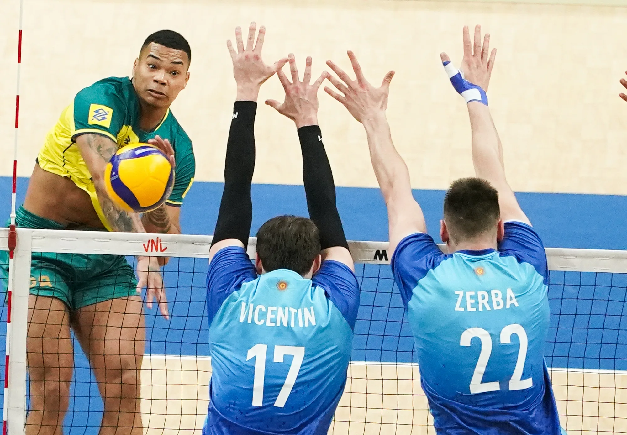 Bernardinho convoca seleção masculina de vôlei para Paris-2024