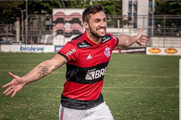 Ex-BBB, capixaba Arthur Picoli é convidado para jogar futebol 7 pelo Flamengo