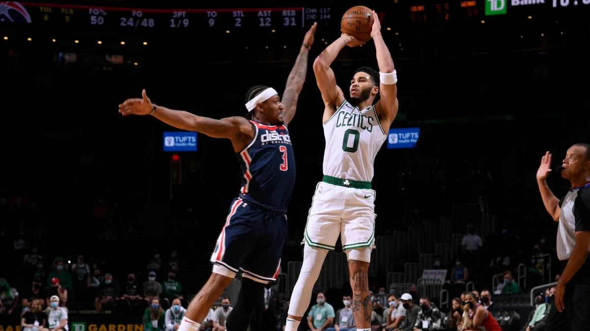 Com show de Jayson Tatum, Boston Celtics bate o Atlanta Hawks em casa