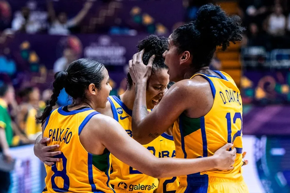 Brasil vence EUA e é campeão invicto da Copa América de Basquete Feminino