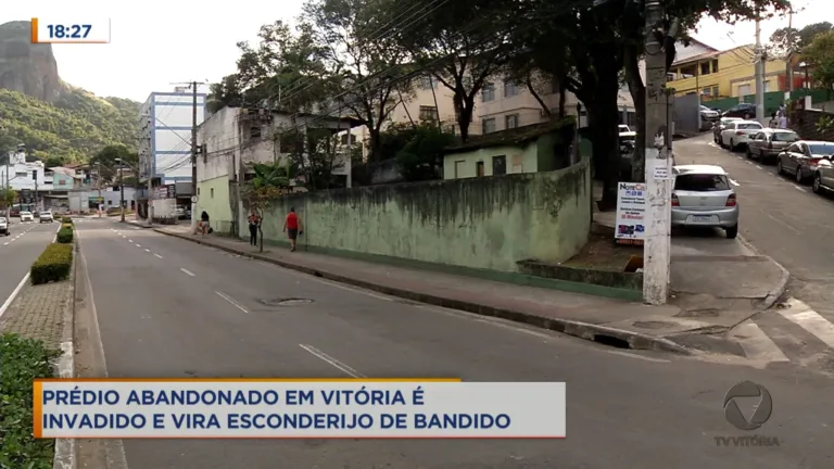 Viciados usam prédio abandonado para se esconder e usar drogas em Vitória