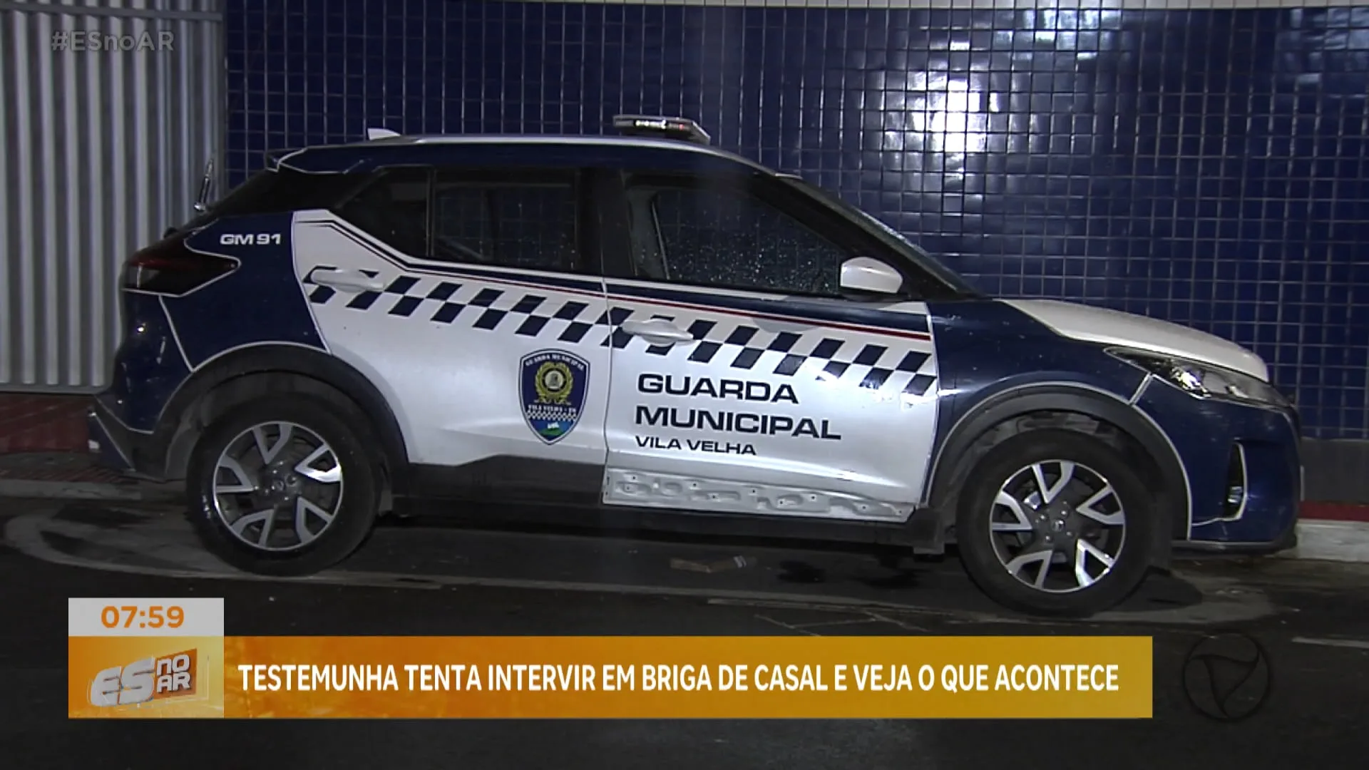 Testemunha tenta intervir em briga de casal e veja o que aconteceu